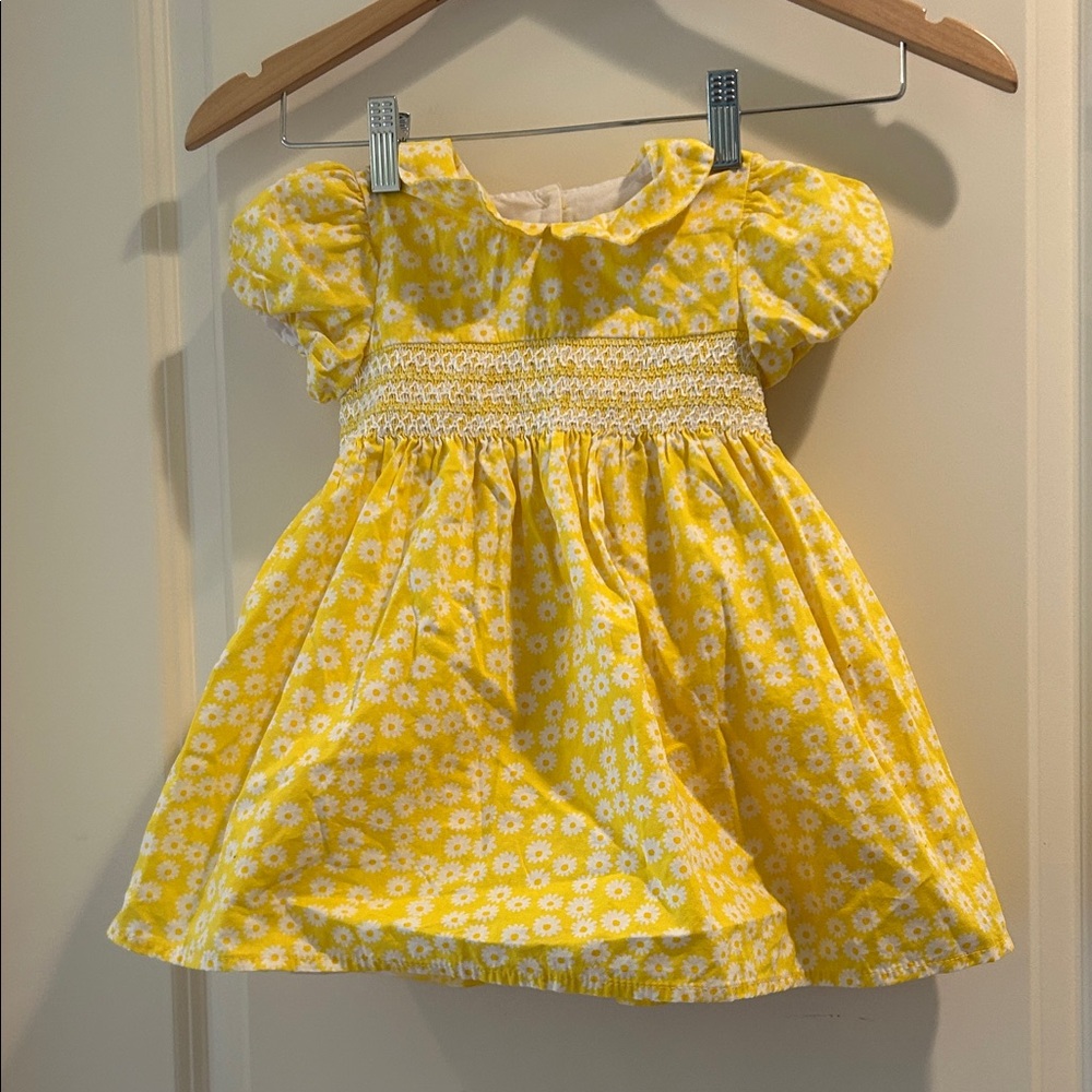 Dunnes Stores Ireland Yellow Daisy collar Smocked Kids Dress puffy size 18-23M